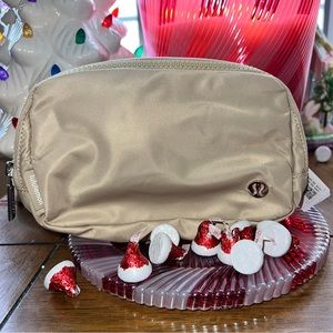 Lululemon Everywhere Belt Bag Trench NWT
